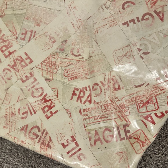 MM6 Maison Martin Margiela Vintage ‘Fragile’ Print Leather Bag - Picture 3 of 16